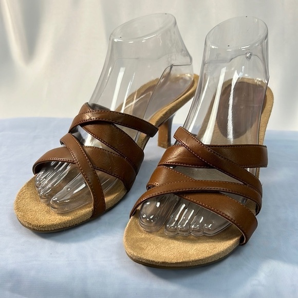 Predictions Shoes - Predictions brown heeled sandals size 8.5